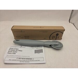 Pampered Chef Dough Crimper 100077 with instructions Brand New Open Box